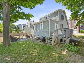 14 L St, Hull MA 02045