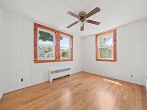 14 L St, Hull MA 02045