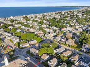 14 L St, Hull MA 02045