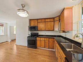 14 L St, Hull MA 02045