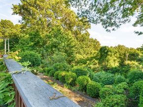 45 Indian Hill Rd, Worcester MA 01606