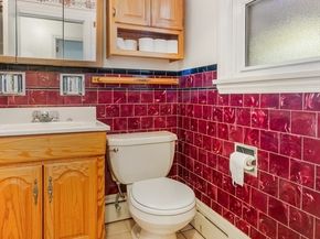 45 Indian Hill Rd, Worcester MA 01606