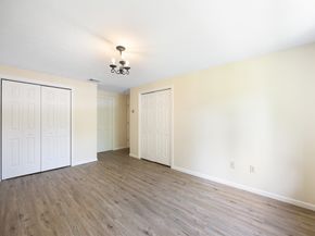 140 Paradise Ln, Sturbridge MA 01518