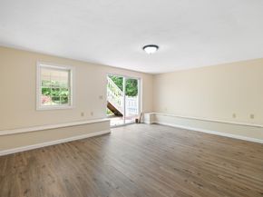 140 Paradise Ln, Sturbridge MA 01518