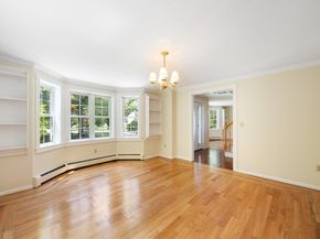140 Paradise Ln, Sturbridge MA 01518