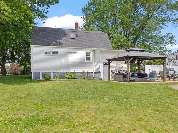 12 Newton Ave, Oxford MA 01540
