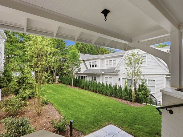 38 Edgewood Rd 2, Lexington MA 02420