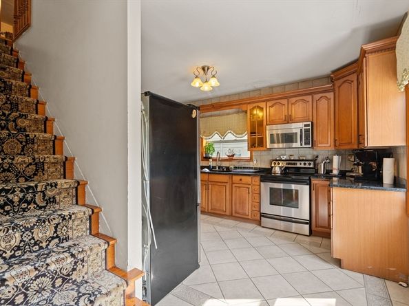 20 Berkmans St, Worcester MA 01602