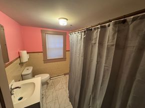 98 Medway St, Norfolk MA 02056