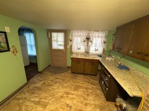 98 Medway St, Norfolk MA 02056