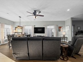 8 Tea Party Drive, Uxbridge MA 01569