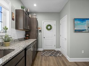 8 Tea Party Drive, Uxbridge MA 01569