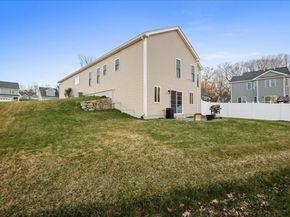 8 Tea Party Drive, Uxbridge MA 01569