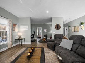 8 Tea Party Drive, Uxbridge MA 01569