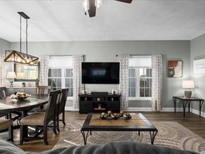 8 Tea Party Drive, Uxbridge MA 01569