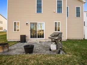 8 Tea Party Drive, Uxbridge MA 01569