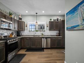 8 Tea Party Drive, Uxbridge MA 01569