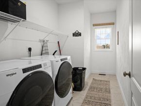 8 Tea Party Drive, Uxbridge MA 01569