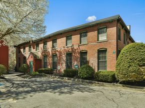 14 Sanford St 61, Medway MA 02053