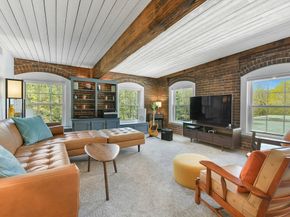 14 Sanford St 61, Medway MA 02053
