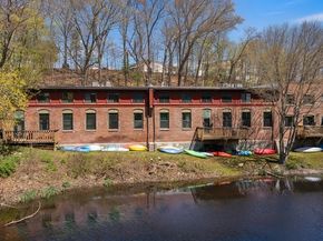 14 Sanford St 61, Medway MA 02053