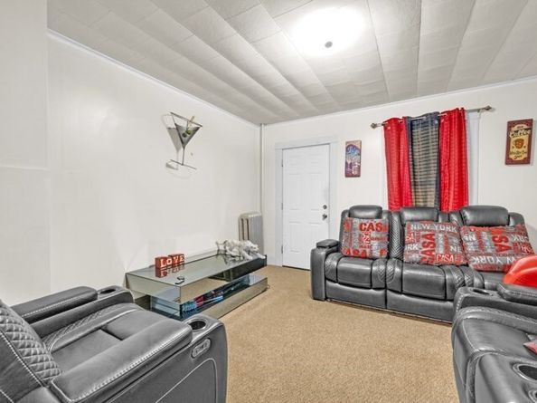 50 Fairlawn Ave, Southbridge MA 01550