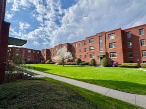 8 Ashland Street 8G, Worcester MA 01609