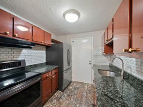 15 Village Rock Ln 2, Natick MA 01760