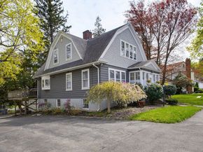 4 Hamill Rd, Worcester MA 01602