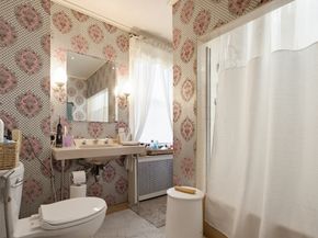 4 Hamill Rd, Worcester MA 01602