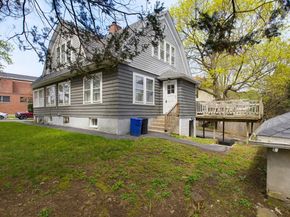 4 Hamill Rd, Worcester MA 01602