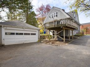 4 Hamill Rd, Worcester MA 01602