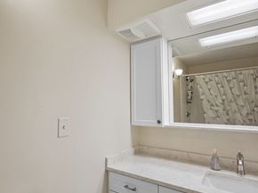 28 Federal St 10, Salem MA 01970