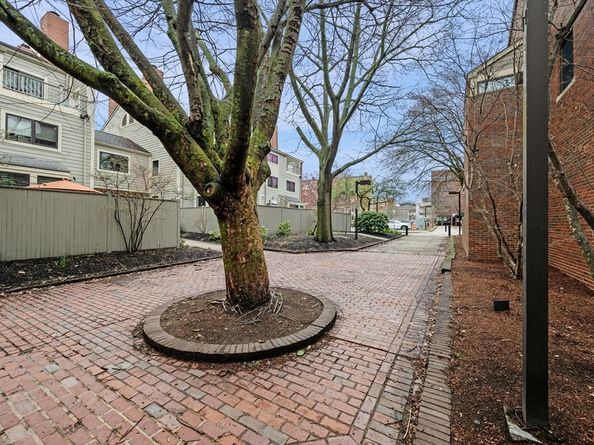 28 Federal St 10, Salem MA 01970