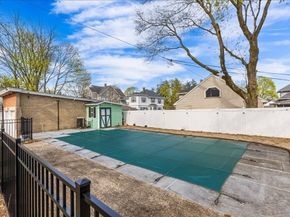 32 Byron Ave, Brockton MA 02301