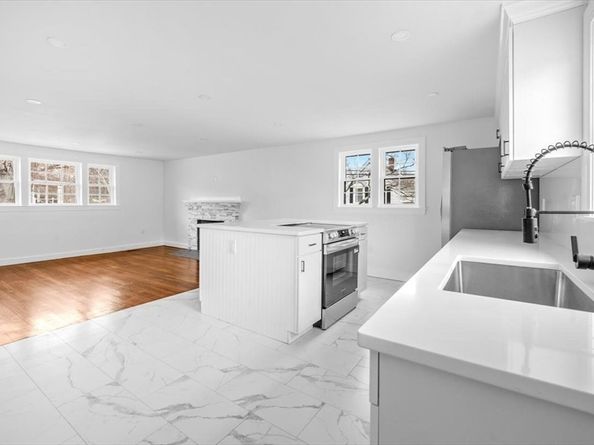 115 Bunker Hill Ln, Quincy MA 02169