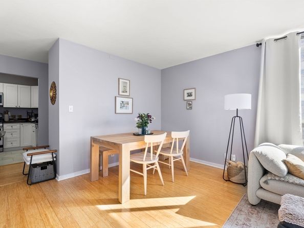 77 Pond Ave 412, Brookline MA 02445