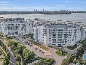 2001 Marina Dr 605, Quincy MA 02171