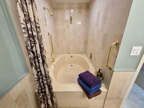 2001 Marina Dr 605, Quincy MA 02171