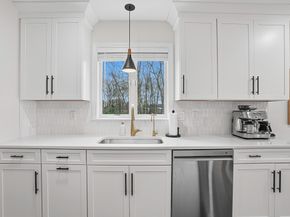 6 Sycamore Way, Medway MA 02053
