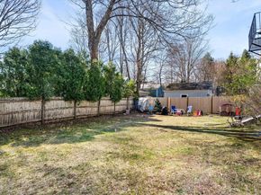 60 Denton Rd 3, Wellesley MA 02482