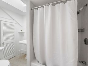 60 Denton Rd 3, Wellesley MA 02482