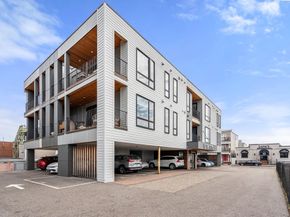 946 Saratoga St 204, Boston MA 02128