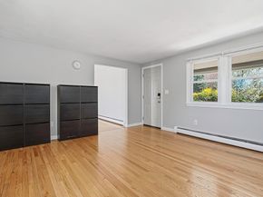 31 Lexington Rd, Shrewsbury MA 01545