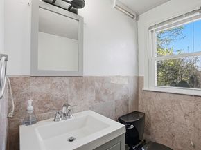 31 Lexington Rd, Shrewsbury MA 01545