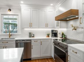 30 Trowbridge Ave, Newton MA 02460