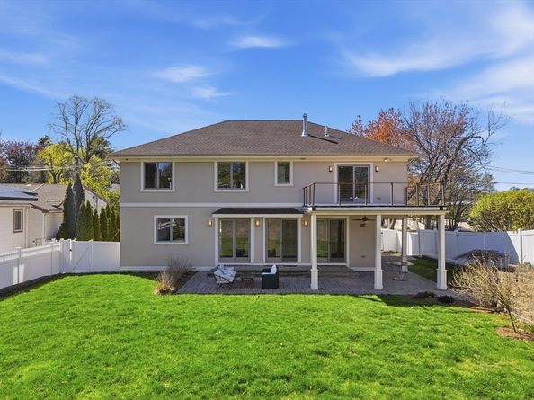 115 Meadowbrook Rd, Newton MA 02459