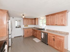 24 Lind St, Oxford MA 01540