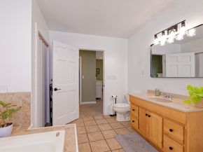 24 Lind St, Oxford MA 01540