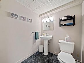 79 Hickory Ln, Weymouth MA 02188